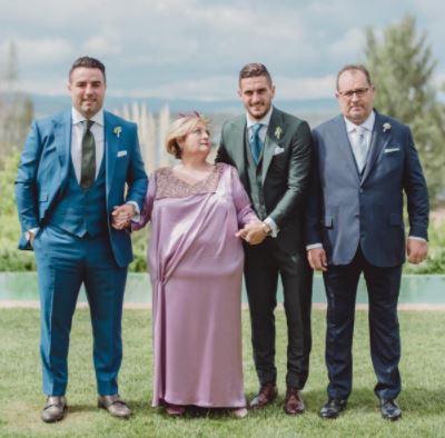 Eugenio Resurreccion with wife and sons Borja Resurreccion and Koke